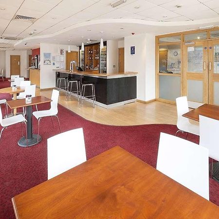 Travelodge Watford Central Restaurant photo