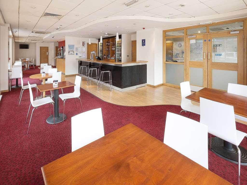 Travelodge Watford Central Restaurant photo