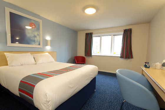 Travelodge Watford Central Room photo