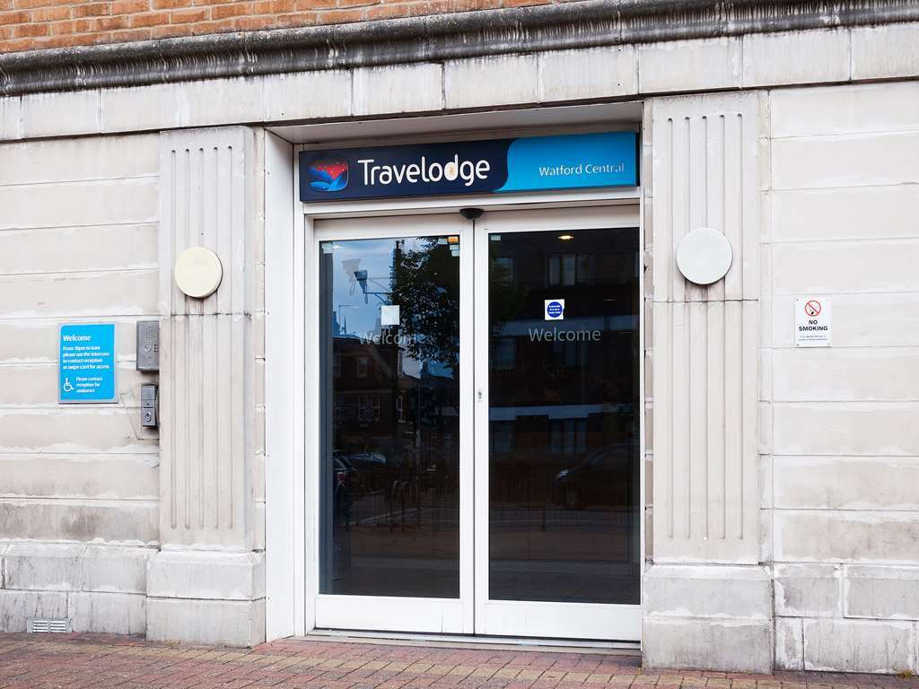 Travelodge Watford Central Exterior photo