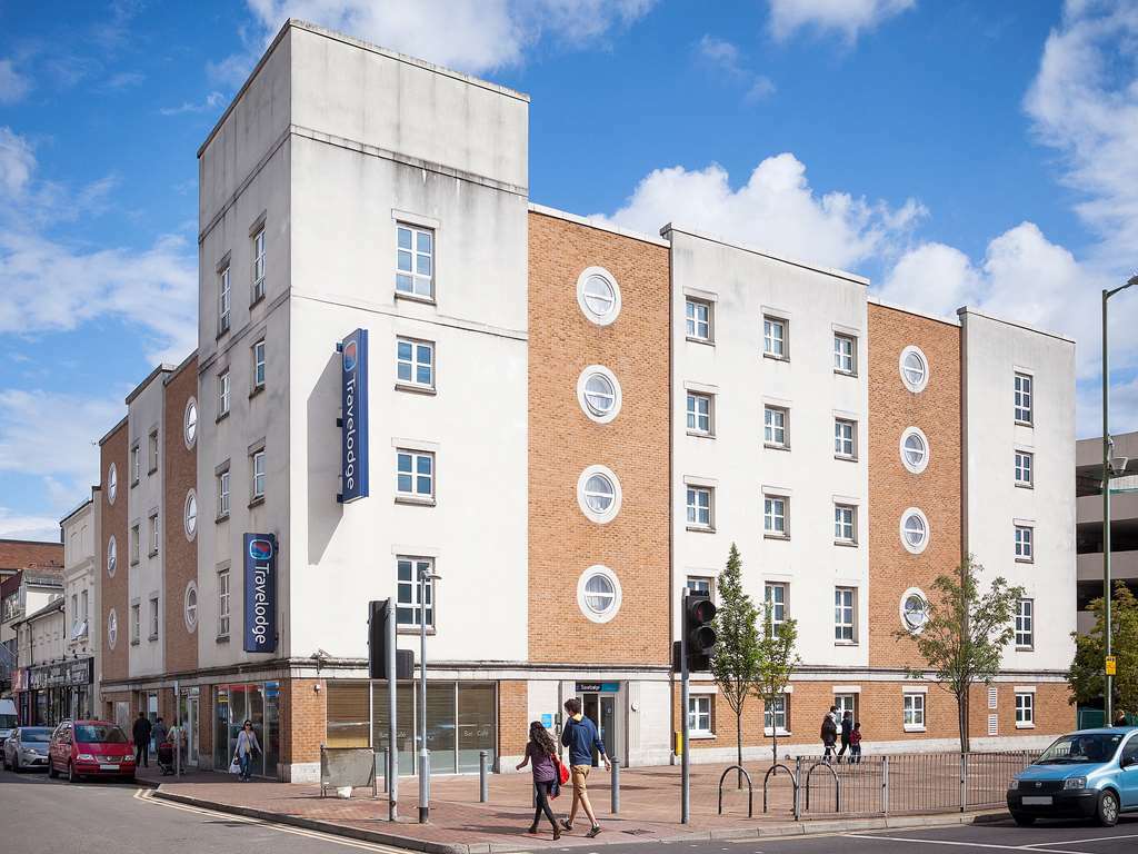 Travelodge Watford Central Exterior photo